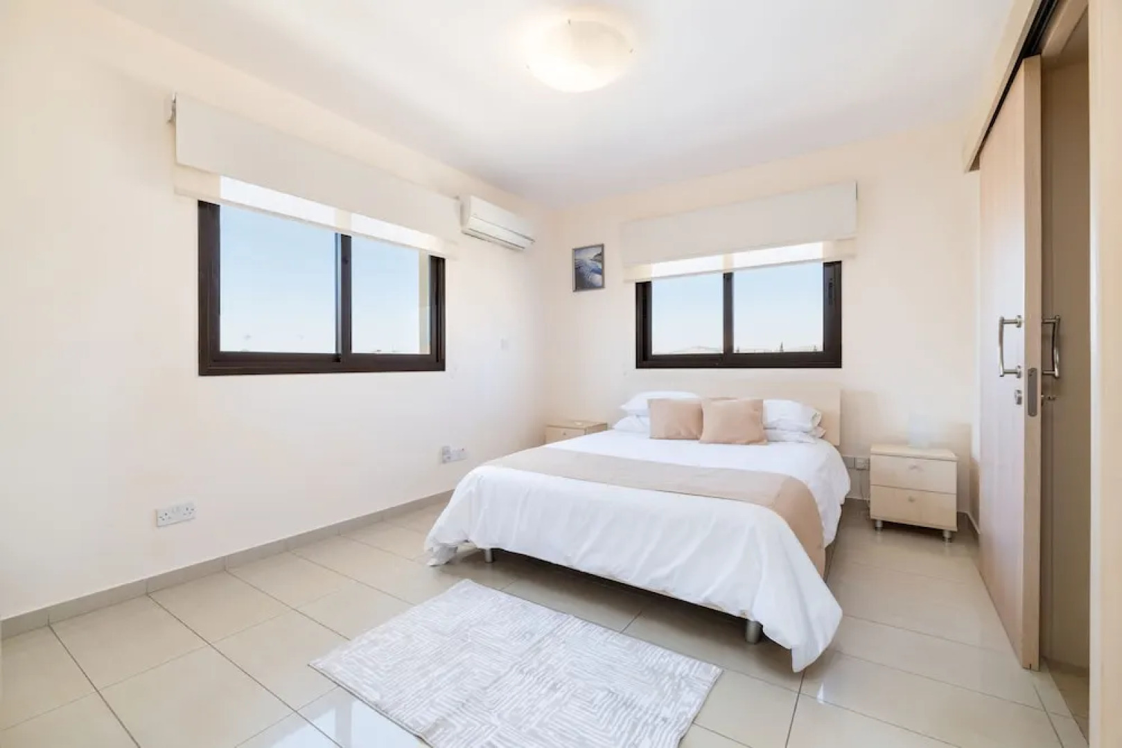 Private Roof Top Terrace Overlooking Pool in Pyla