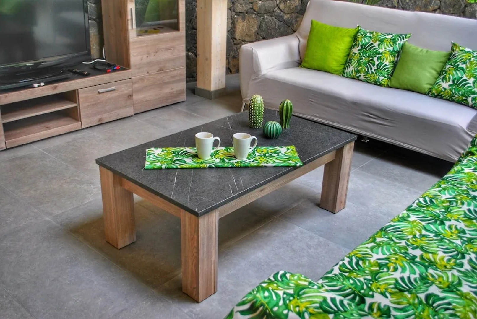 Villa Dedalisa by holidayngo