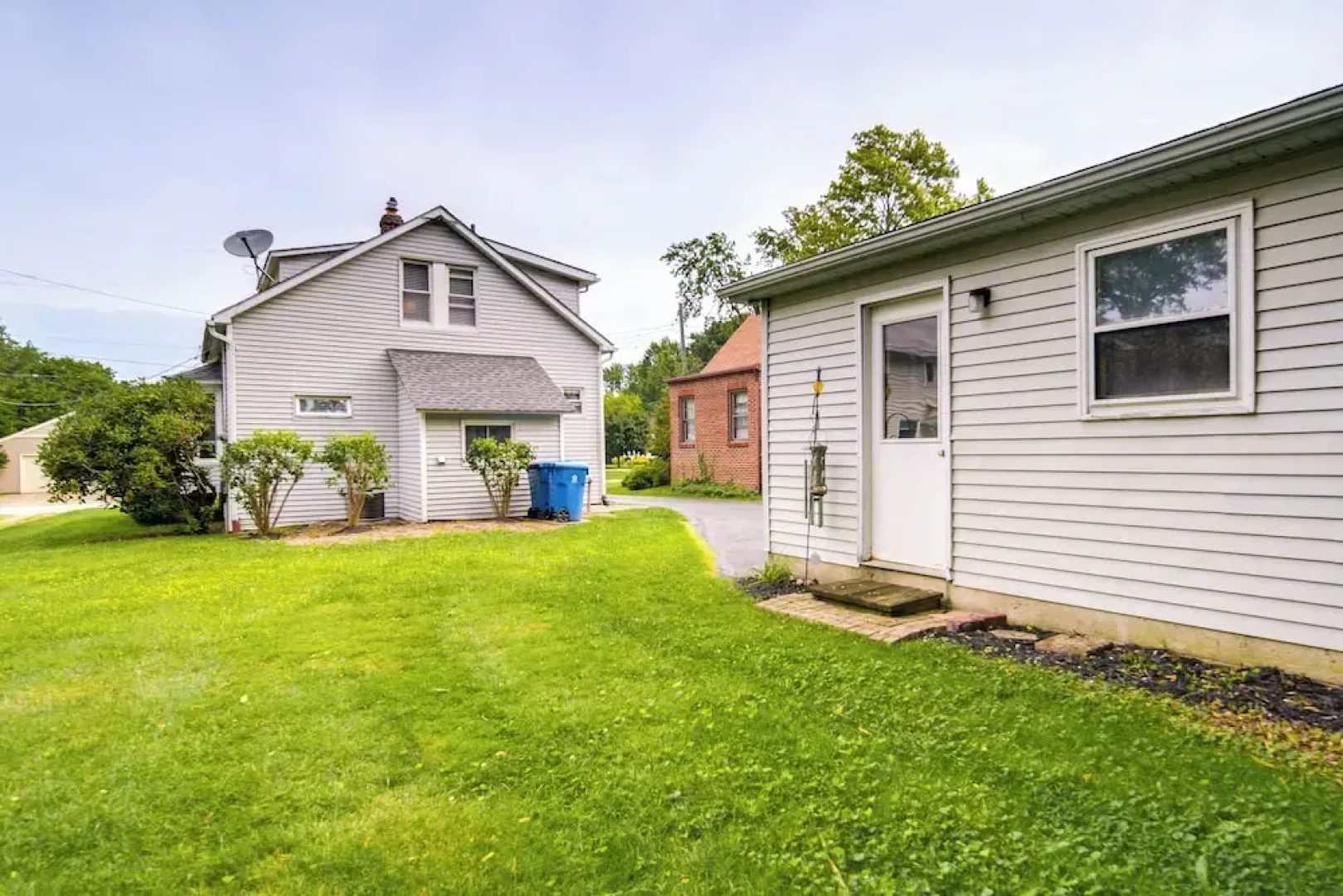 Welcoming Willoughby Home: 1 Mi to Historic Dtwn