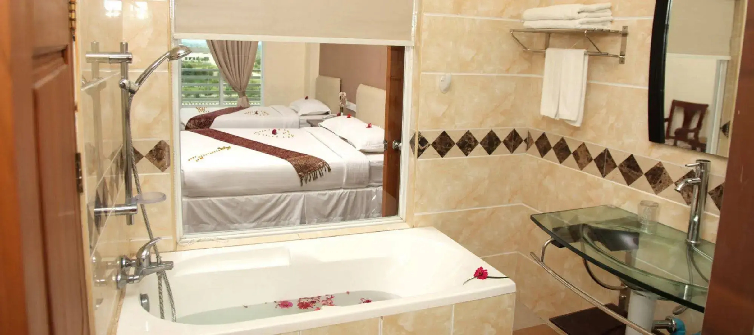 Zabu Thiri Hotel