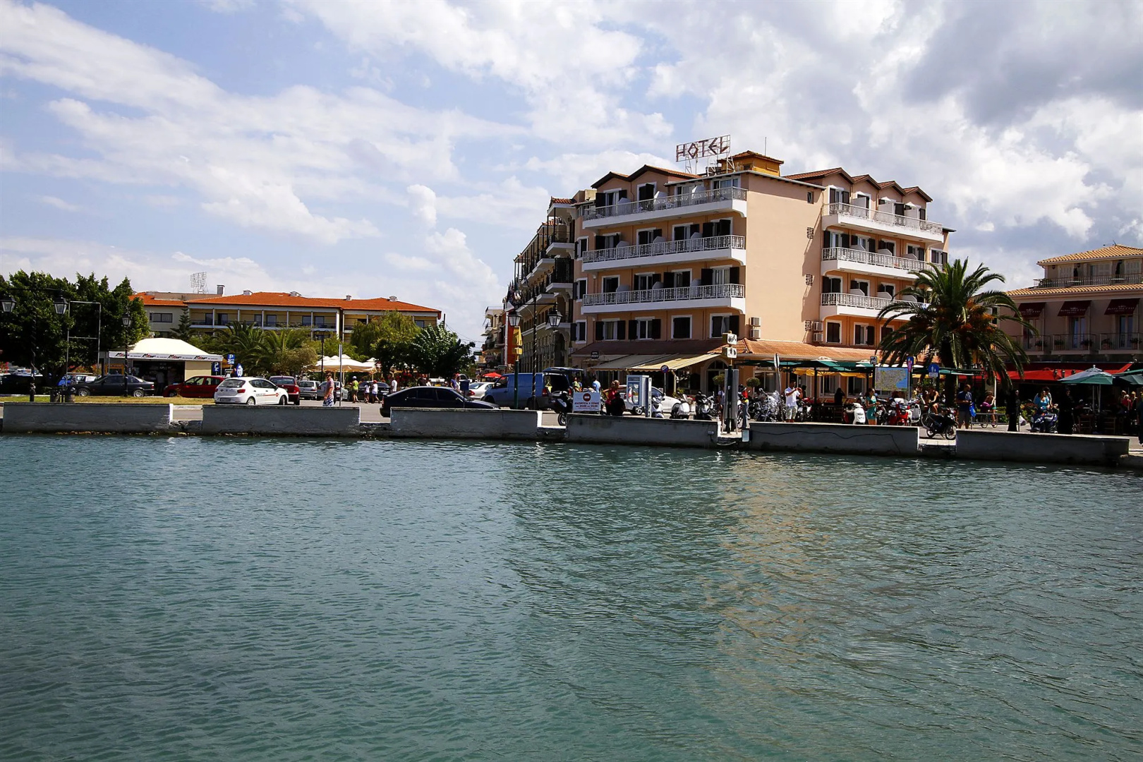 Nirikos Hotel