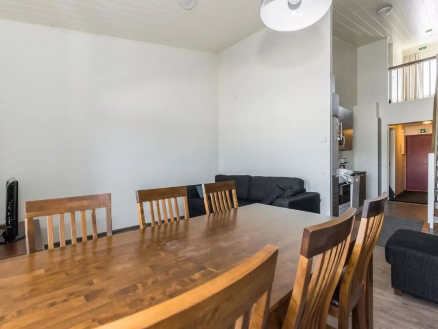 Skivillas 61 ukkohalla (b10)
