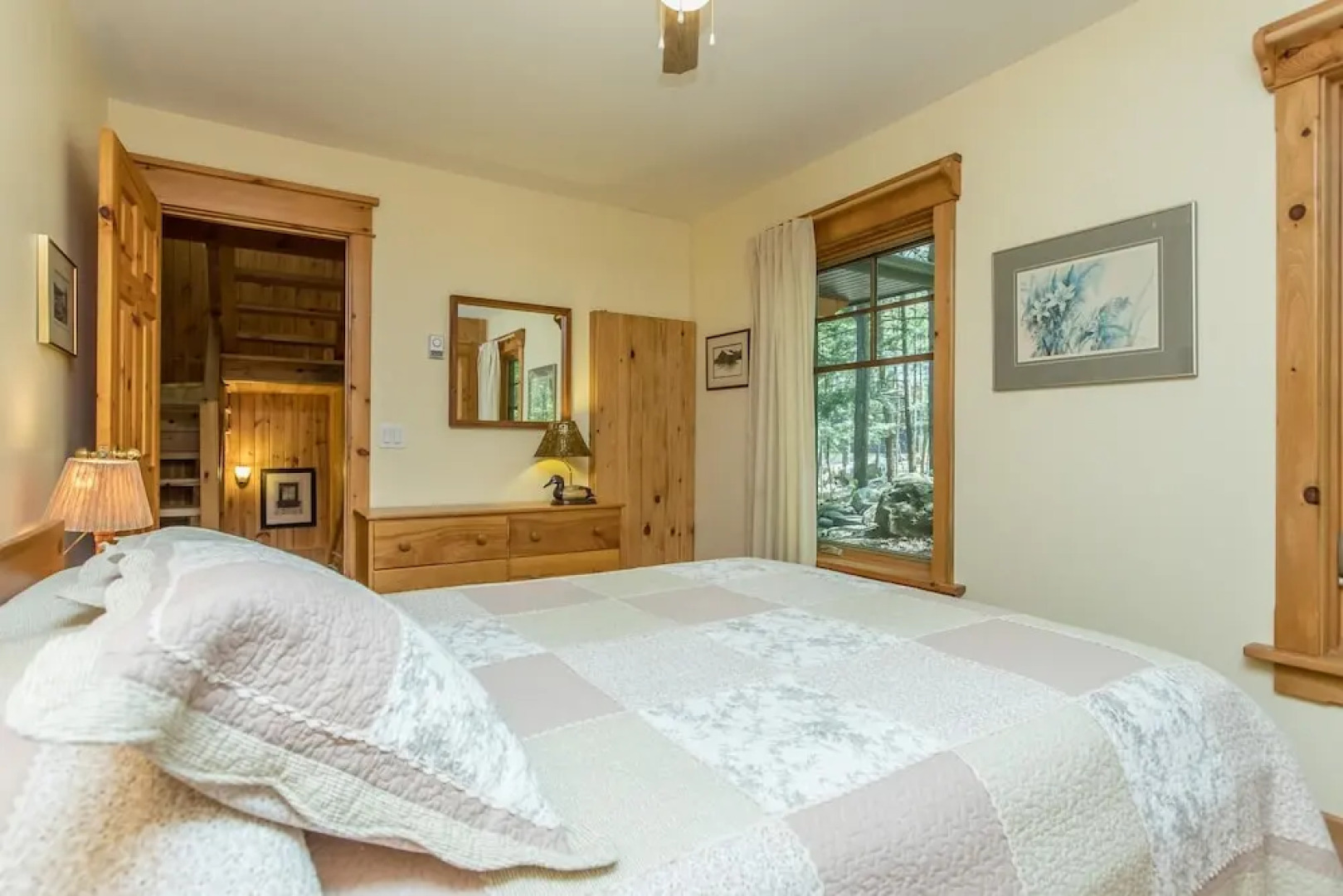 Sunset Dreams A Lovely 4 bed 3 bath family cottage on Lake Rosseau