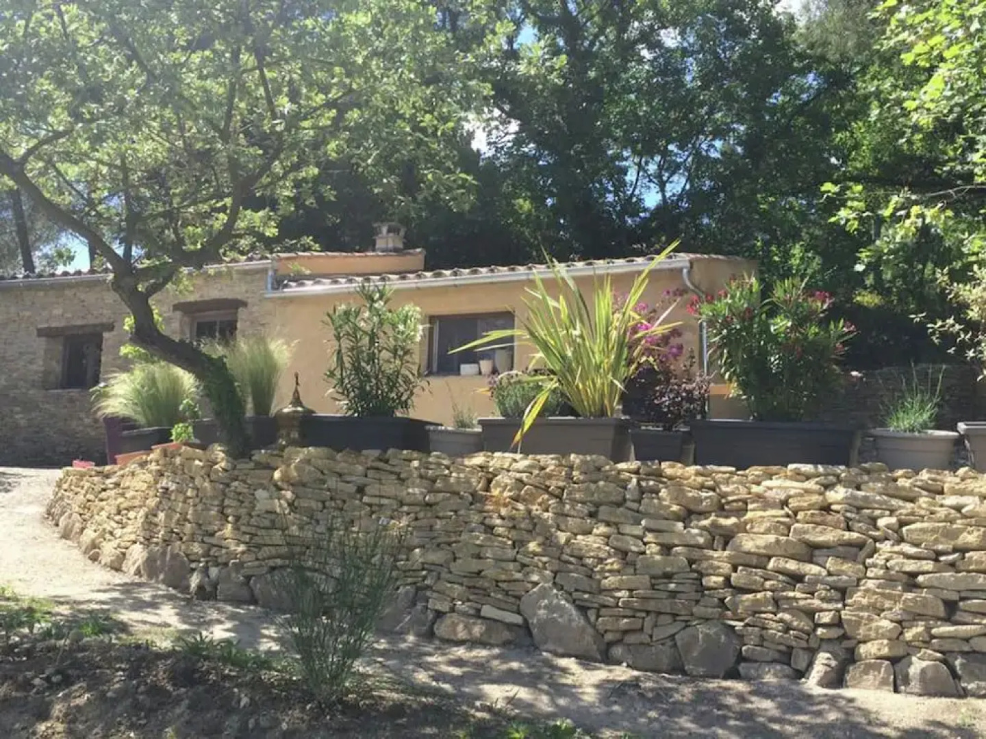 Charming Cottage With Pool and Beautiful Garden, 1 km From Faucon