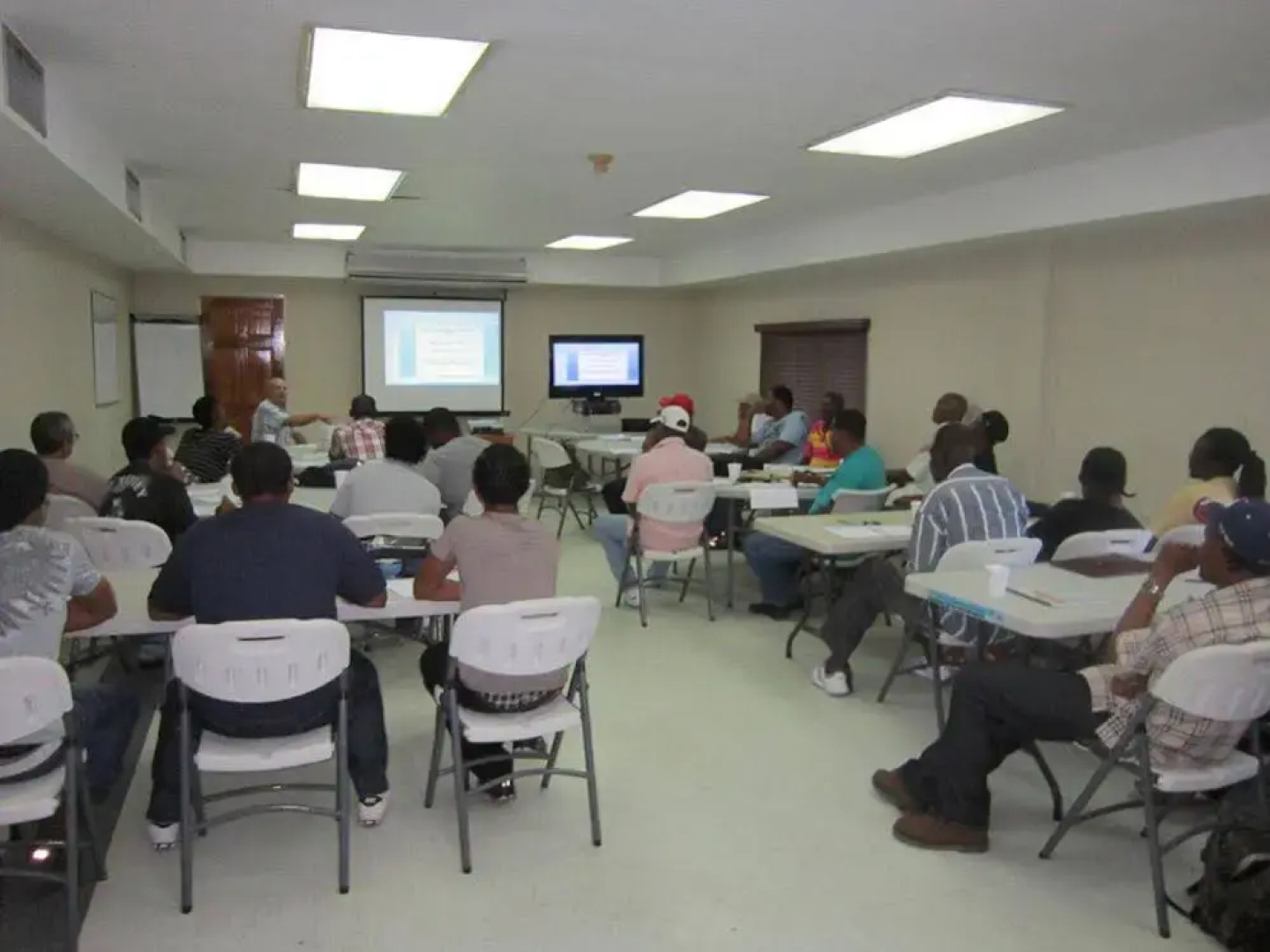 Coral Cove Marina Hotel