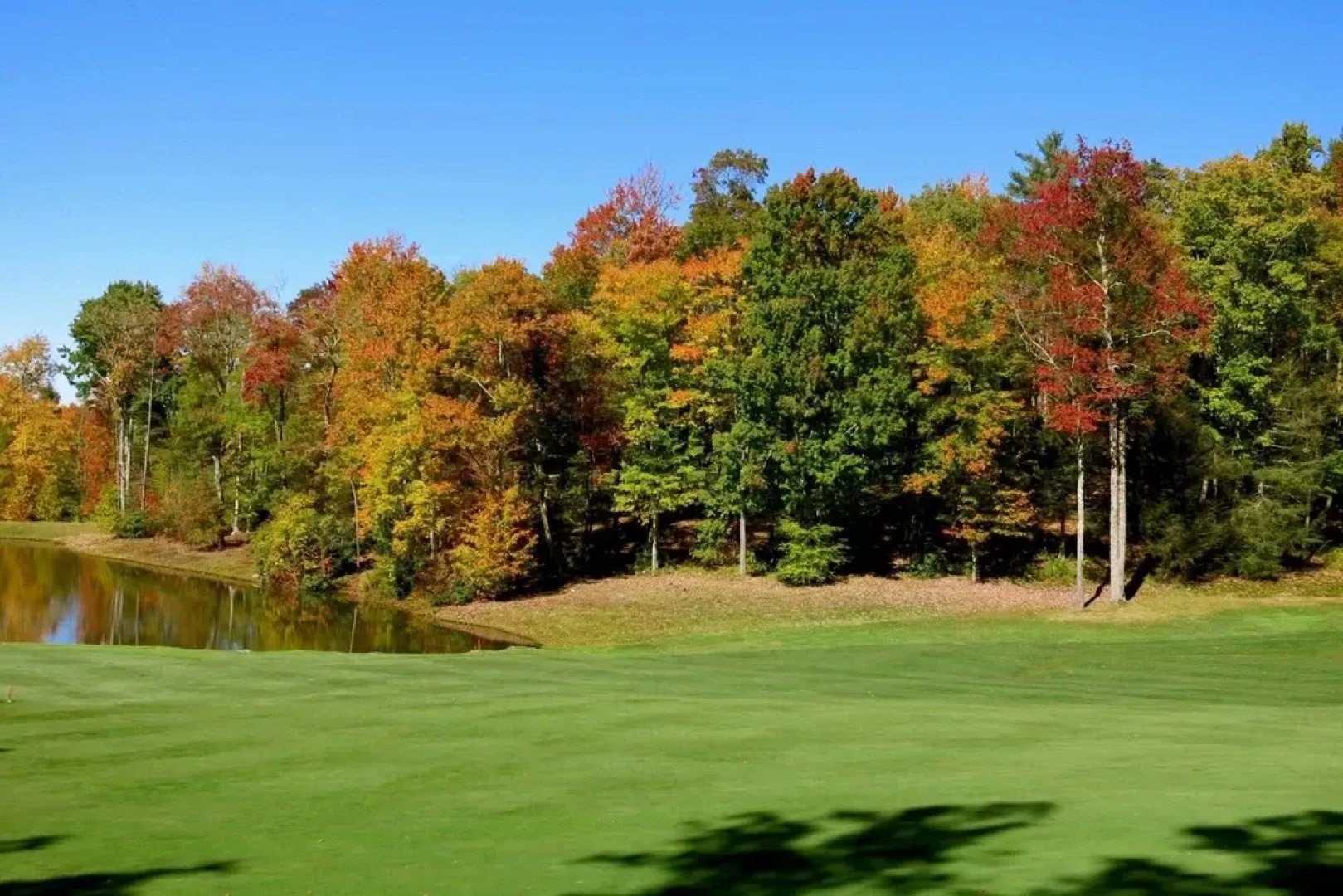 Trillium Links Condo w/ Deck Near Lake Glenville!