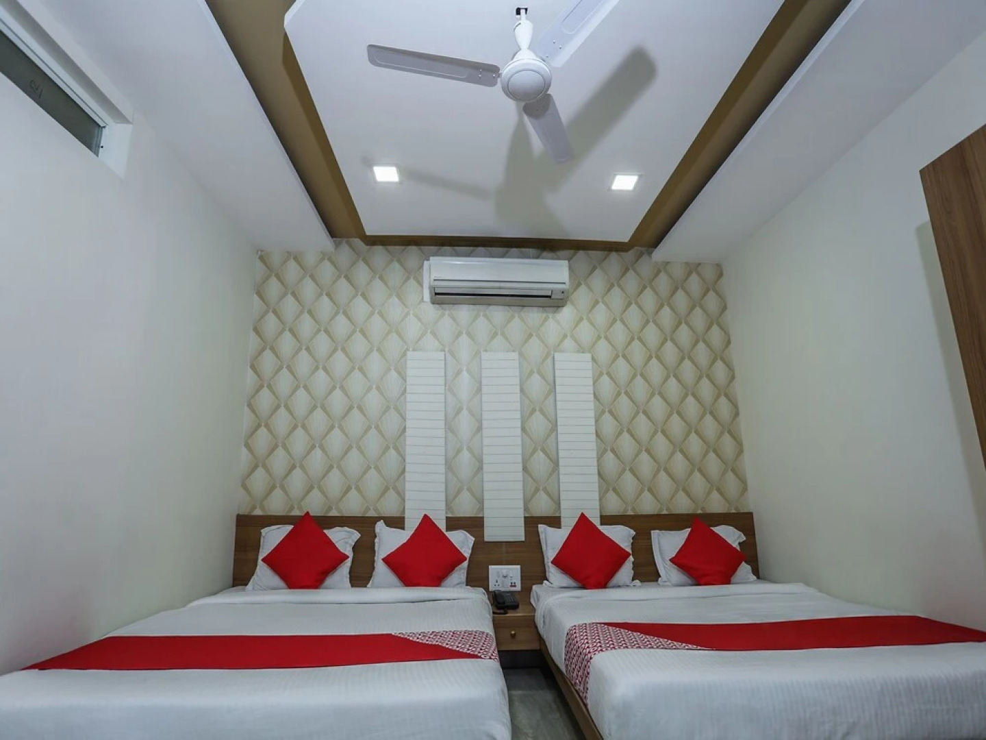 OYO 16163 Hotel Shri Hari