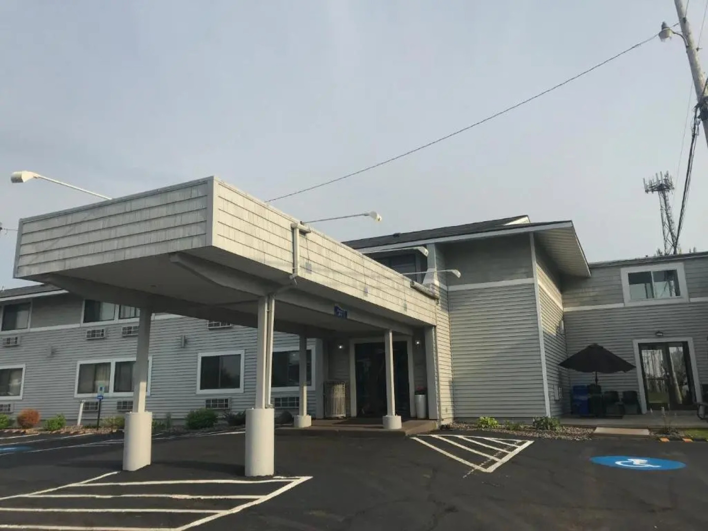 Superior & Sage Hotel