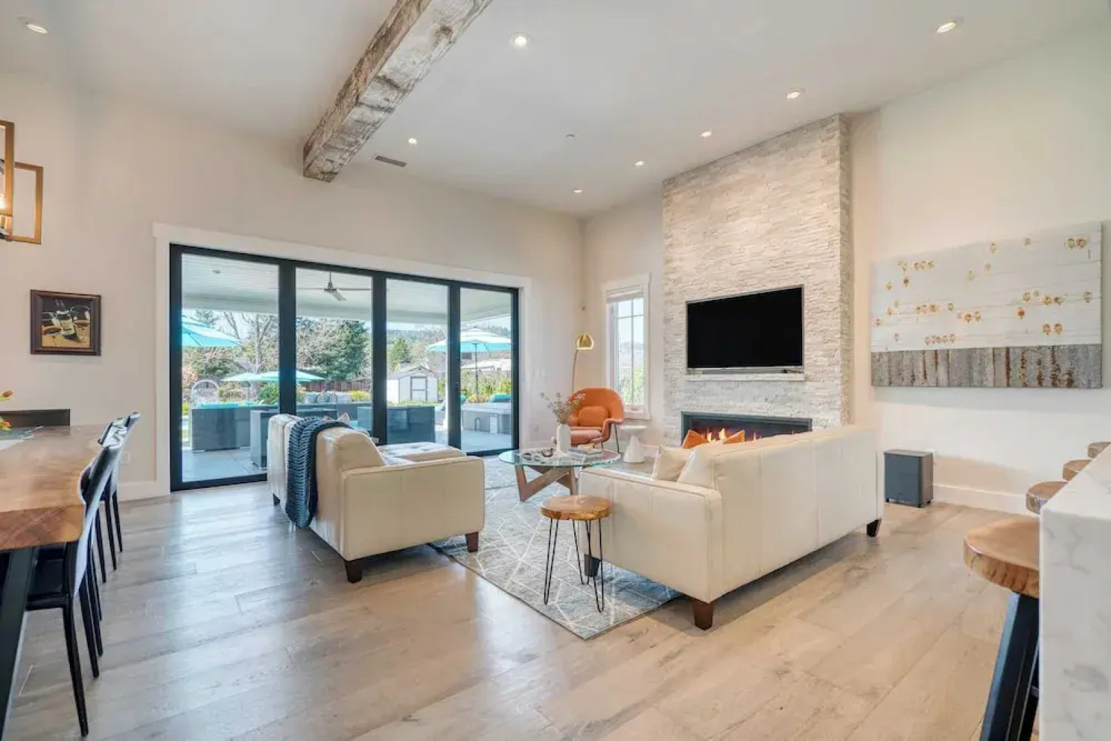 Luxe, Pool, Spa, Fire Pit, Game Room, Piano Sonoma Pool Retreat by Avantstay