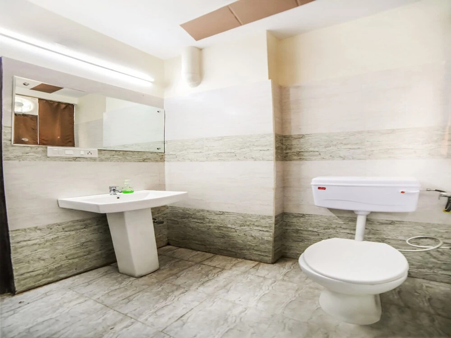 Spot On 37343 Hotel Abhimanyu Inn