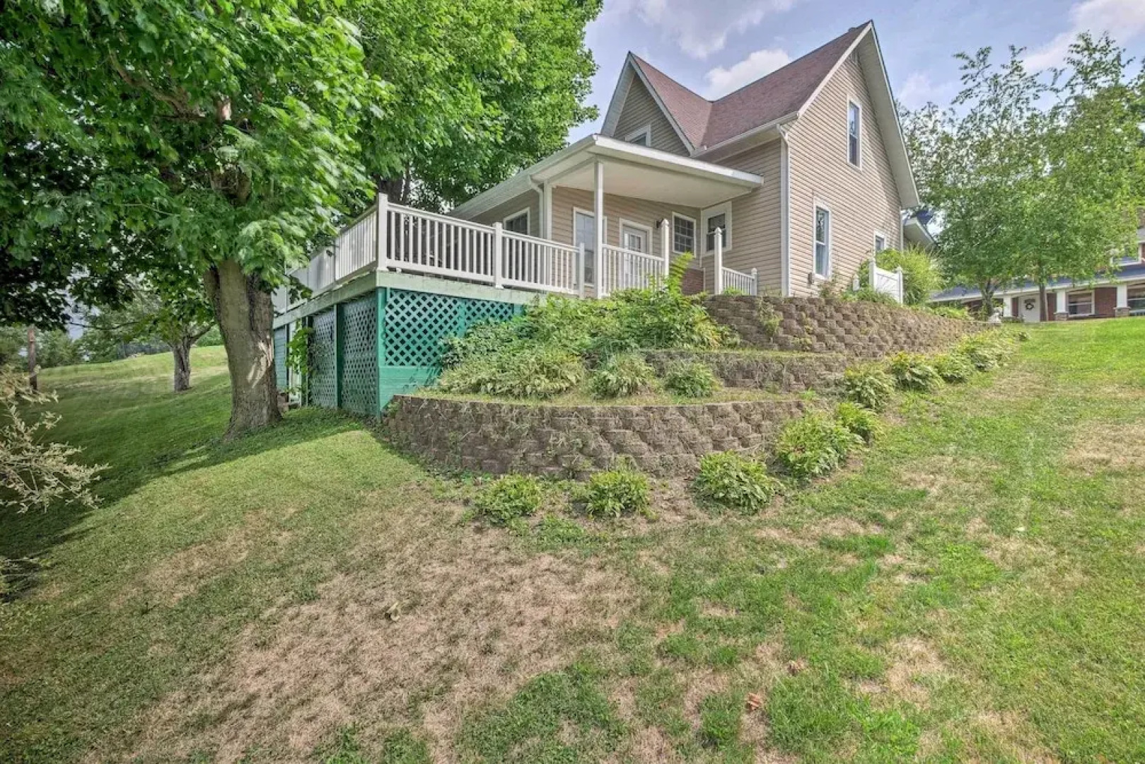 'the Shady Cottage' Millersburg Getaway w/ Deck