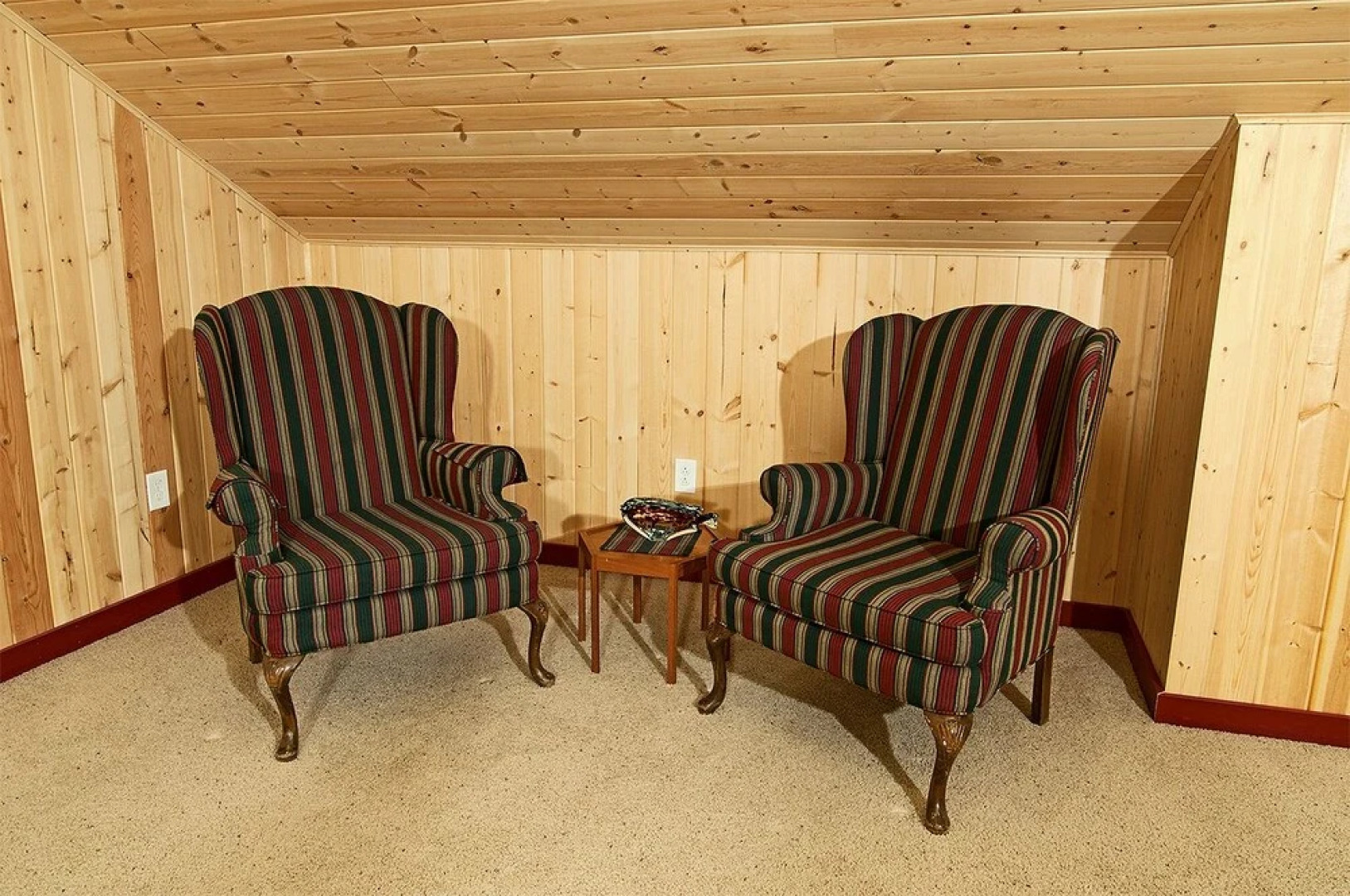 Money Creek Lodge - Five Bedroom Cabin with Hot Tub