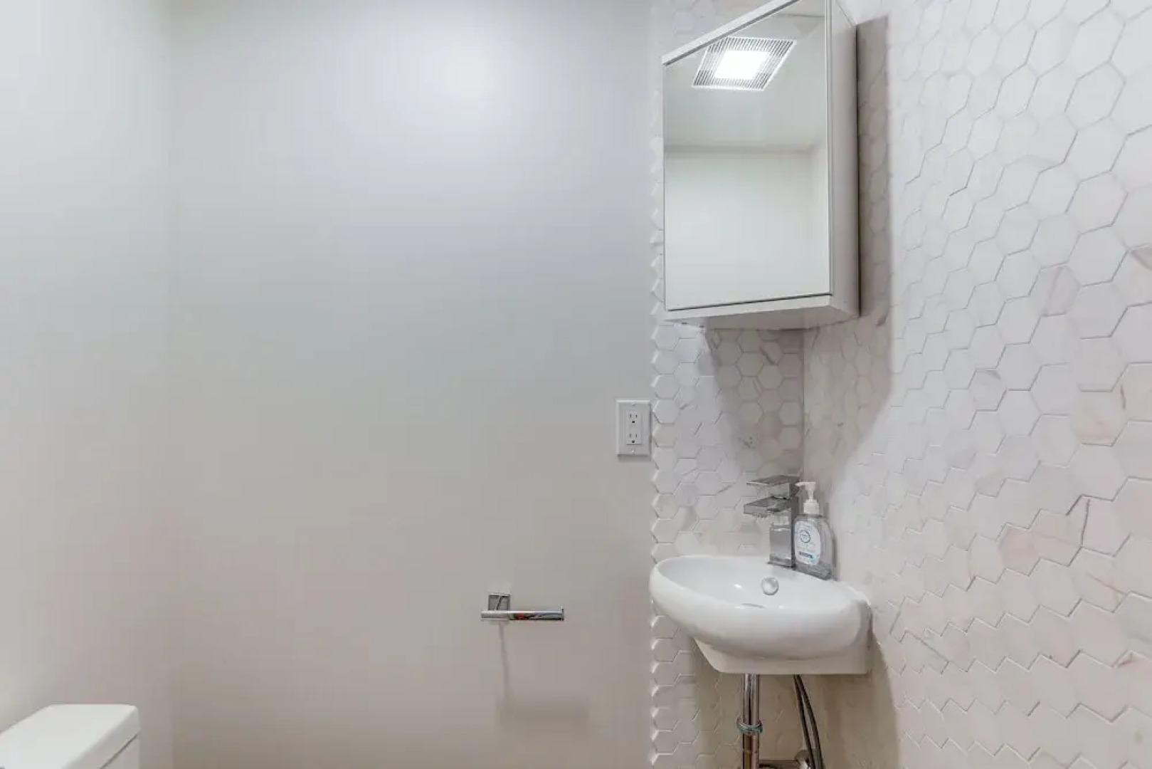 Pet-friendly Long Beach Island Home: Walk to Beach