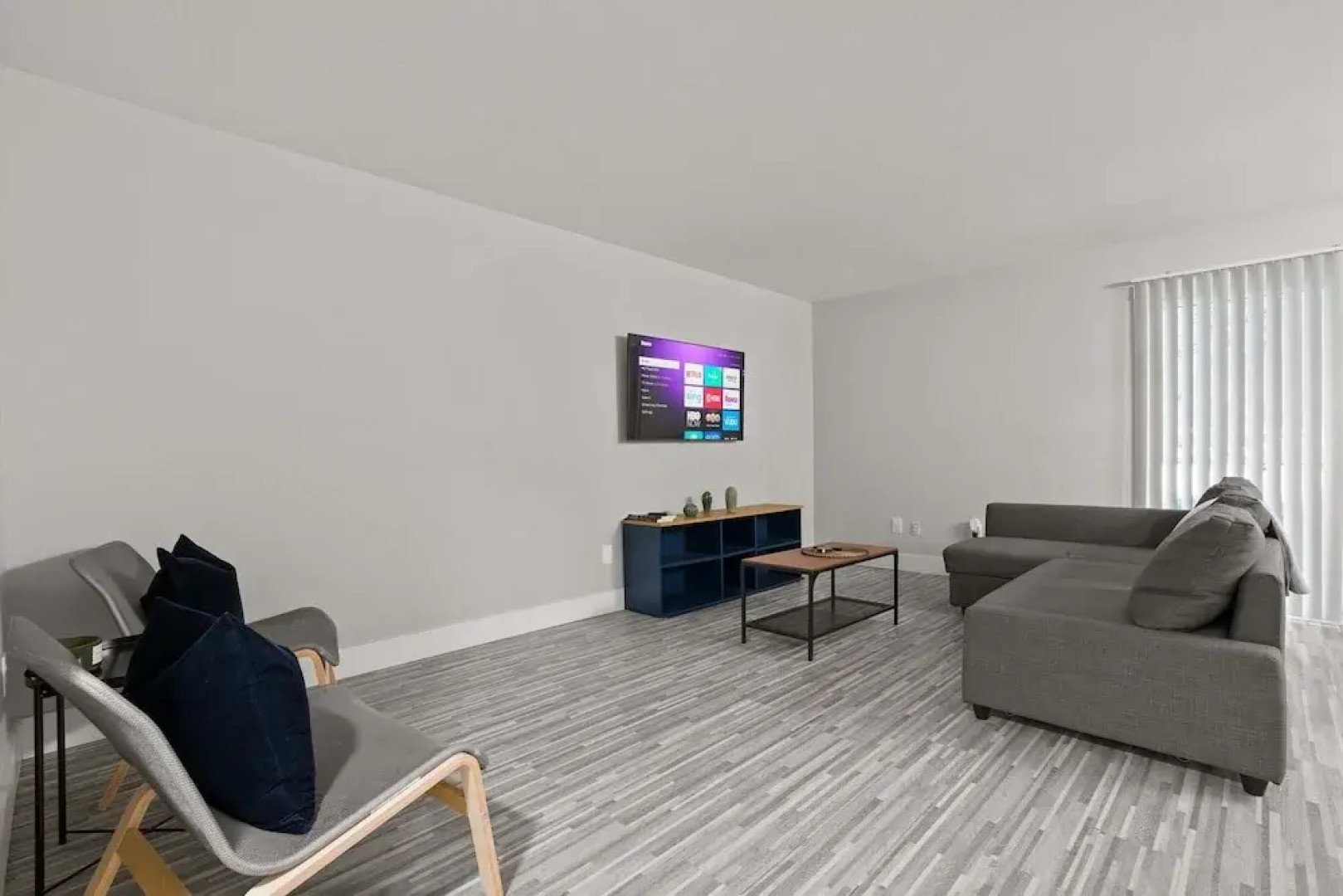 Modern 2BR 2BA Apartment With Pleasant Views