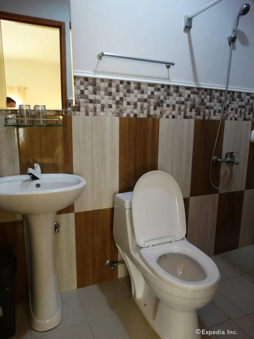 Sun Avenue Tourist Inn & Cafe