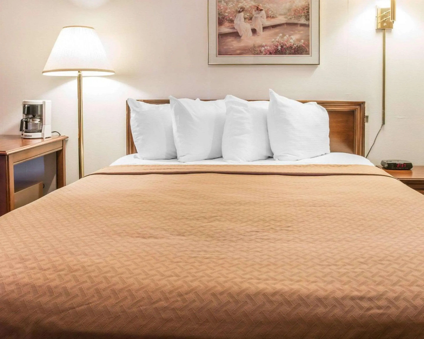 Quality Inn & Suites Mackinaw City Beachfront