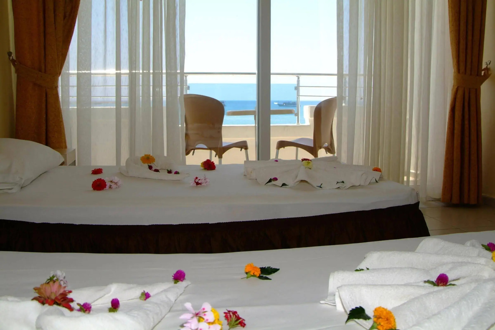 Side Beach Club Hotel