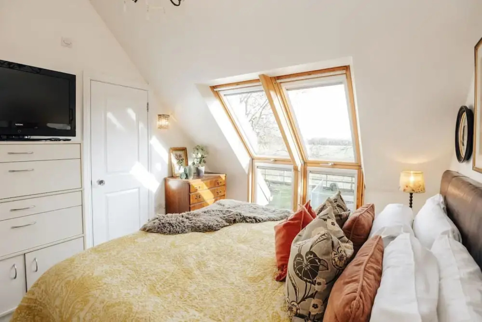 Vintage Chic Coach House