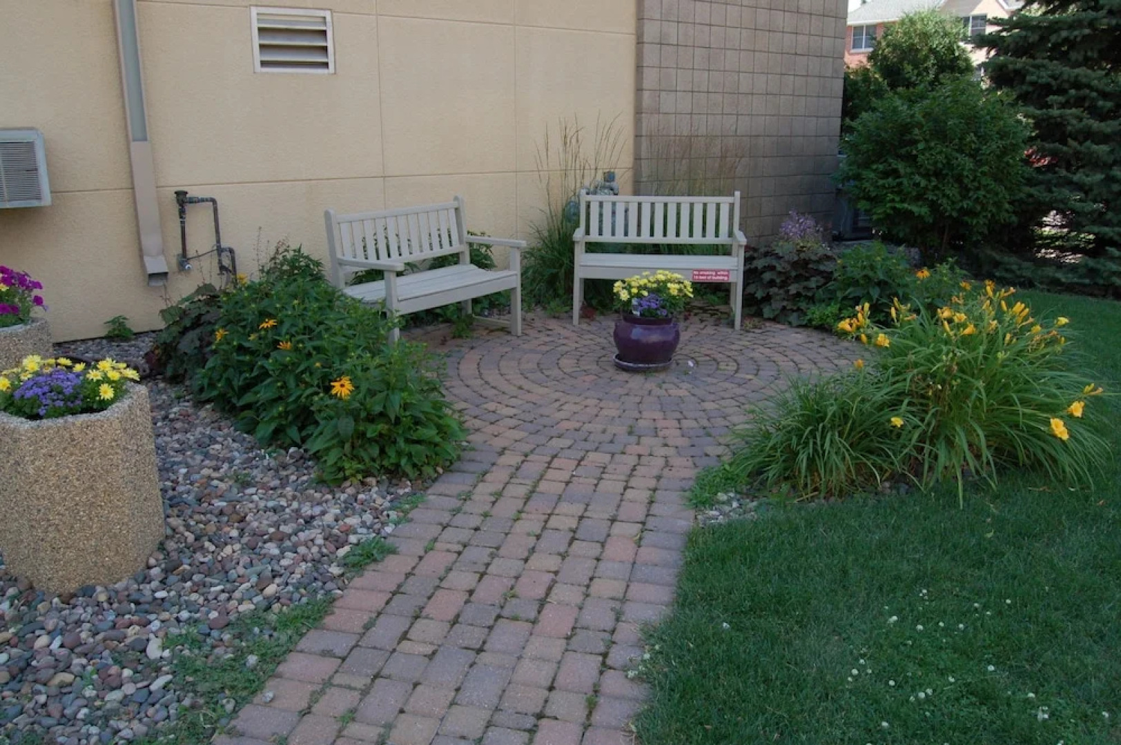 Brentwood Inn & Suites