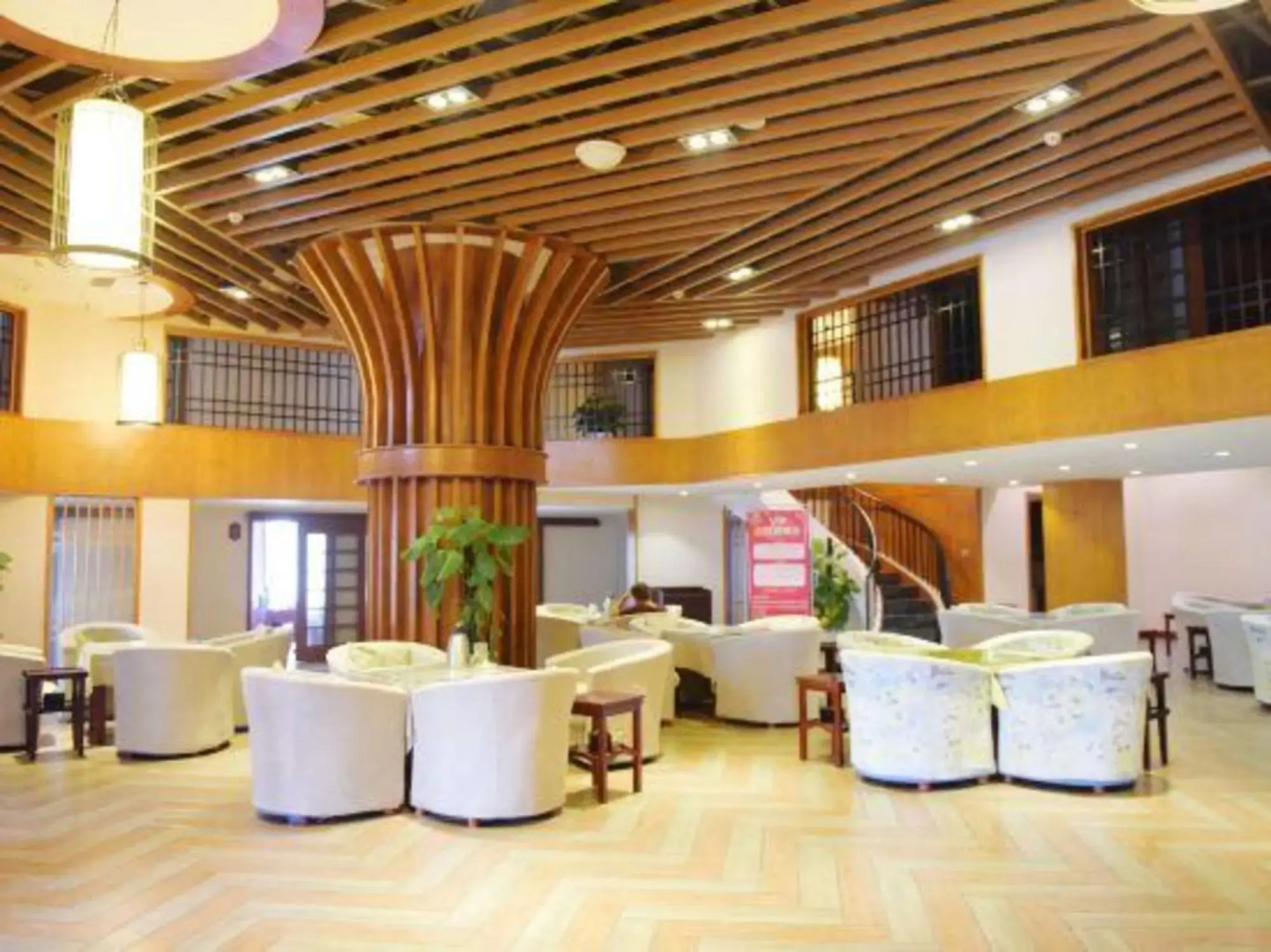 Dongtai Hotel (Guangyuan Lizhou East Road, Aoti Center)