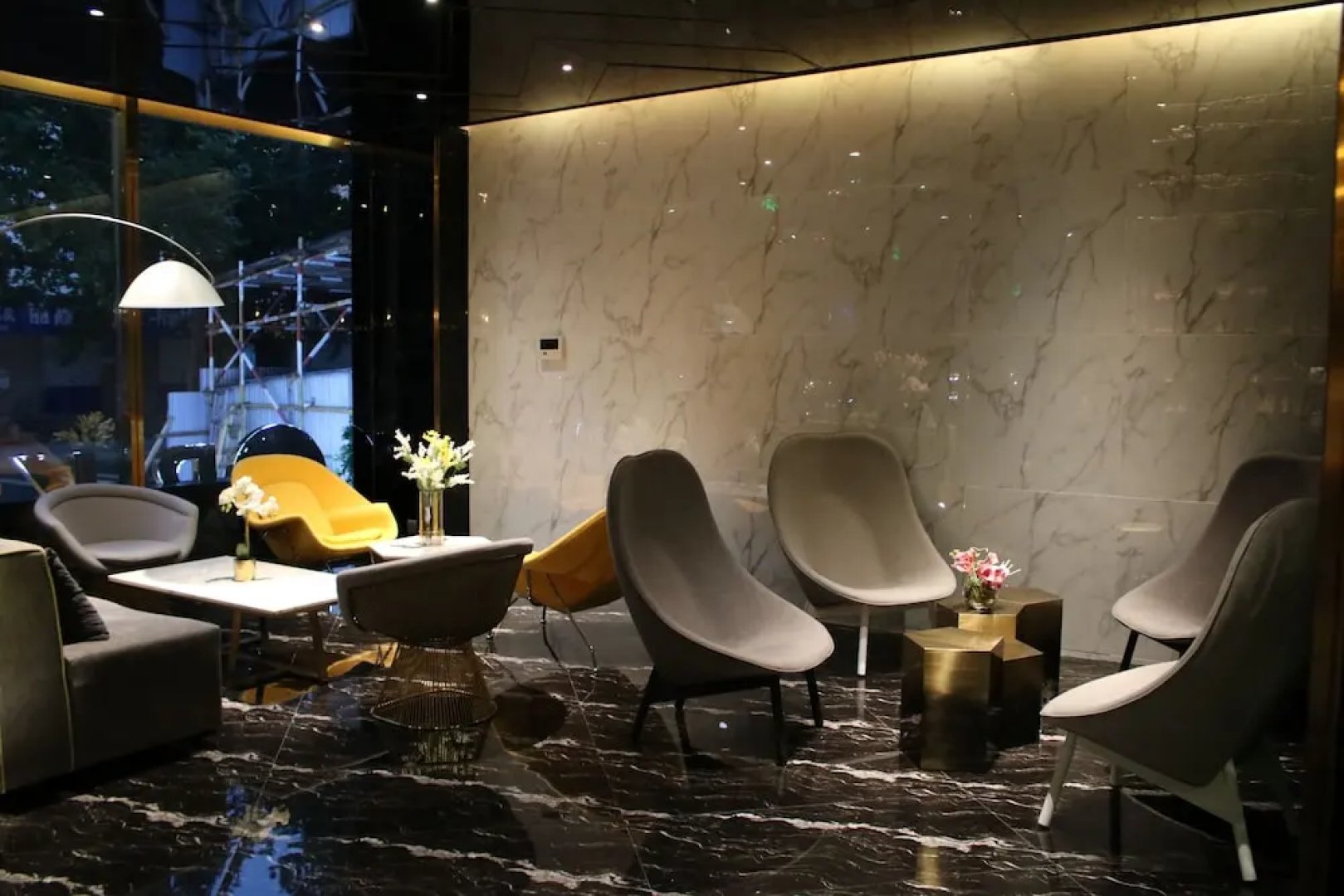 R-Kiss Boutique Hotel