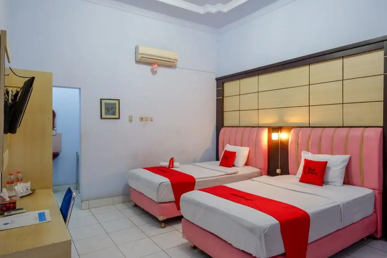 Hotel Indonesia Pekalongan by RedDoorz