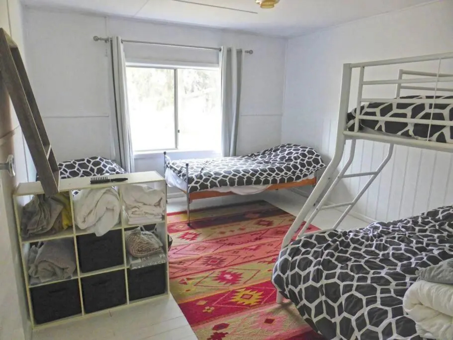 WEST2G - Viv's Place