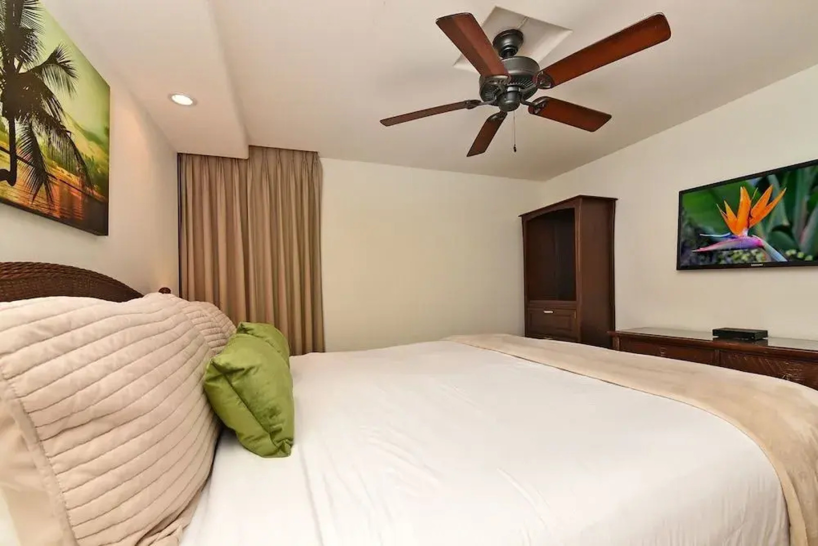 Kaleialoha #113 1 Bedroom 1 Bathroom Condo by Redawning