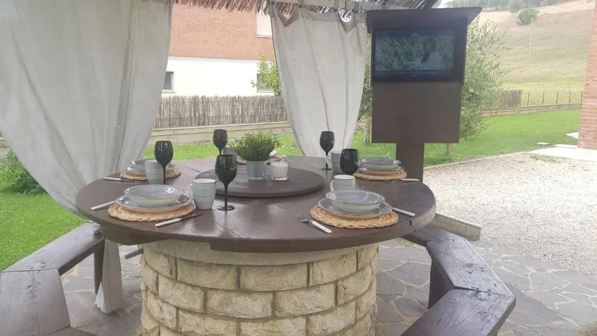 Raffinata casa con wifi e giardino immersa nel verde "VAL D'ORCIA DELUXE"