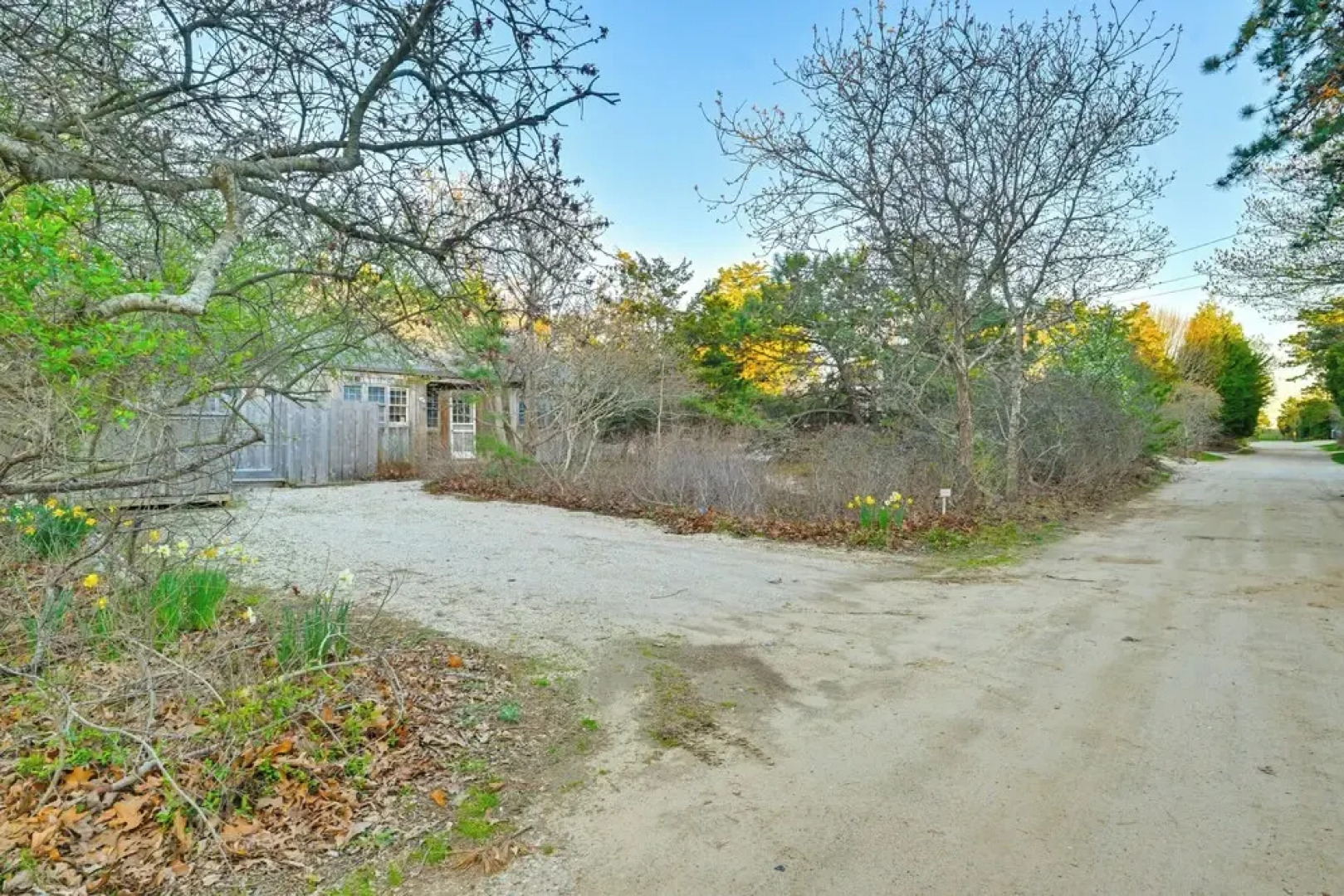 Walk to Amagansett Beach: Cottage w/ Deck!