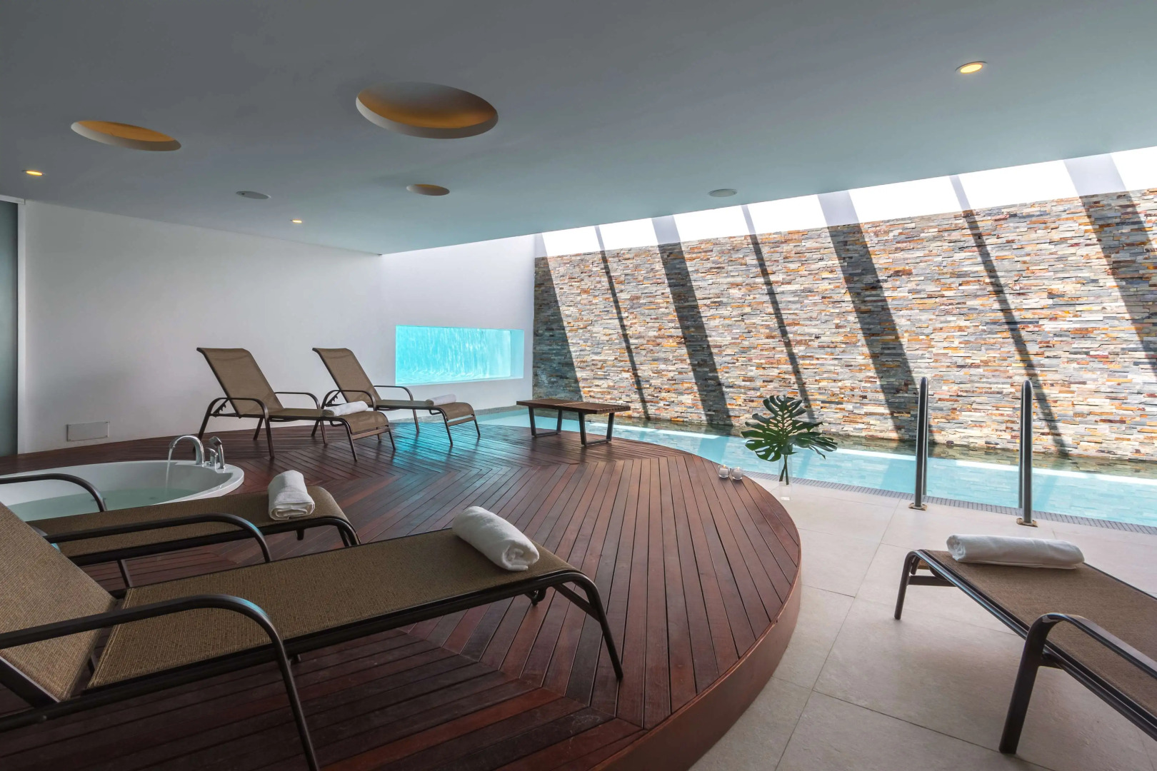 Dazzler by Wyndham Colonia