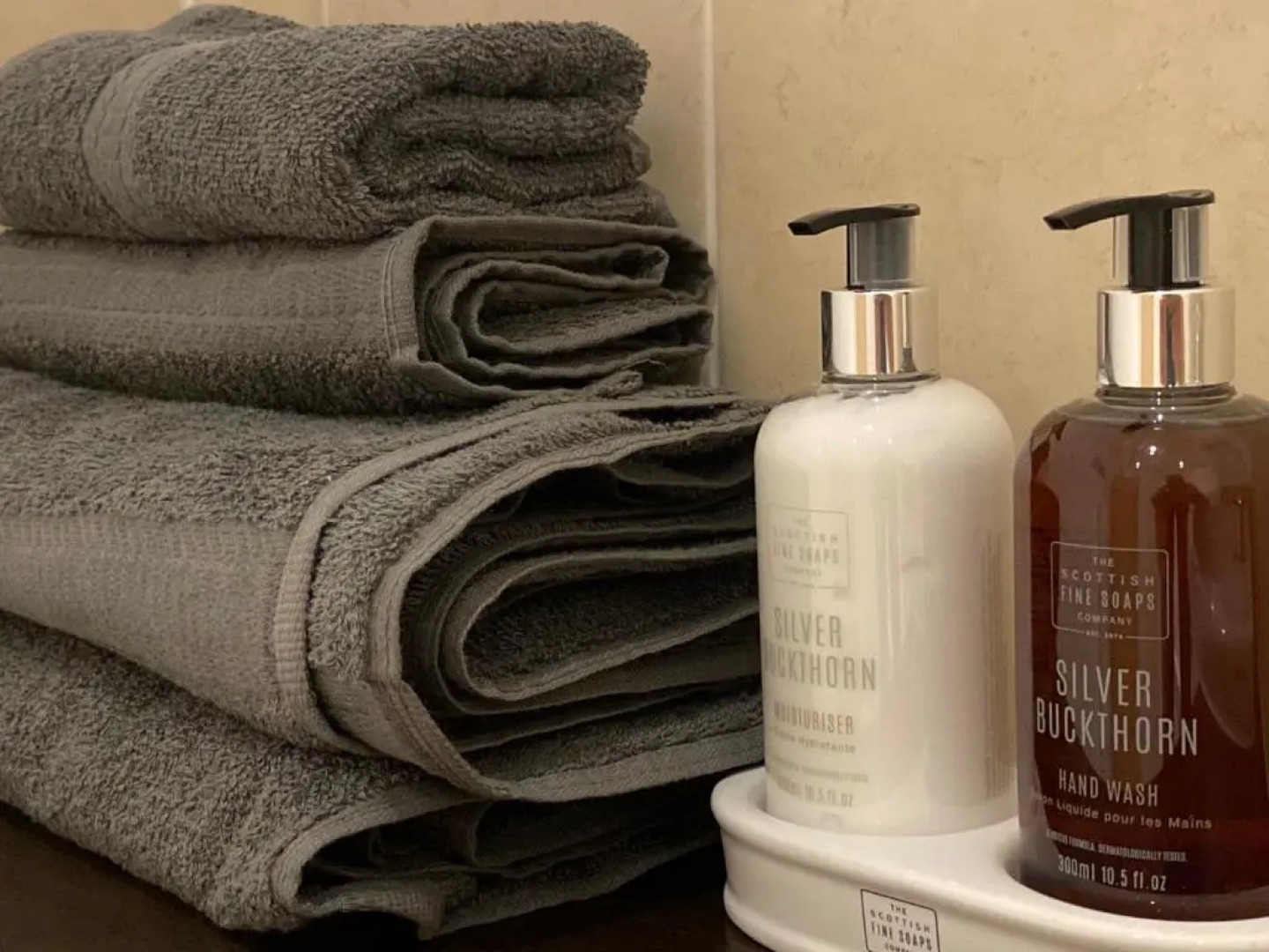 The Duplex Nairn- Spacious 3 Bedroom with sunny balcony