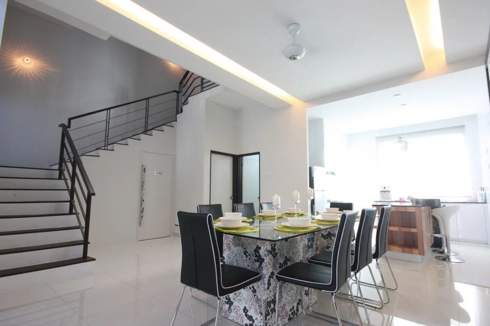 Shamrock Beach Villas Seaview 15