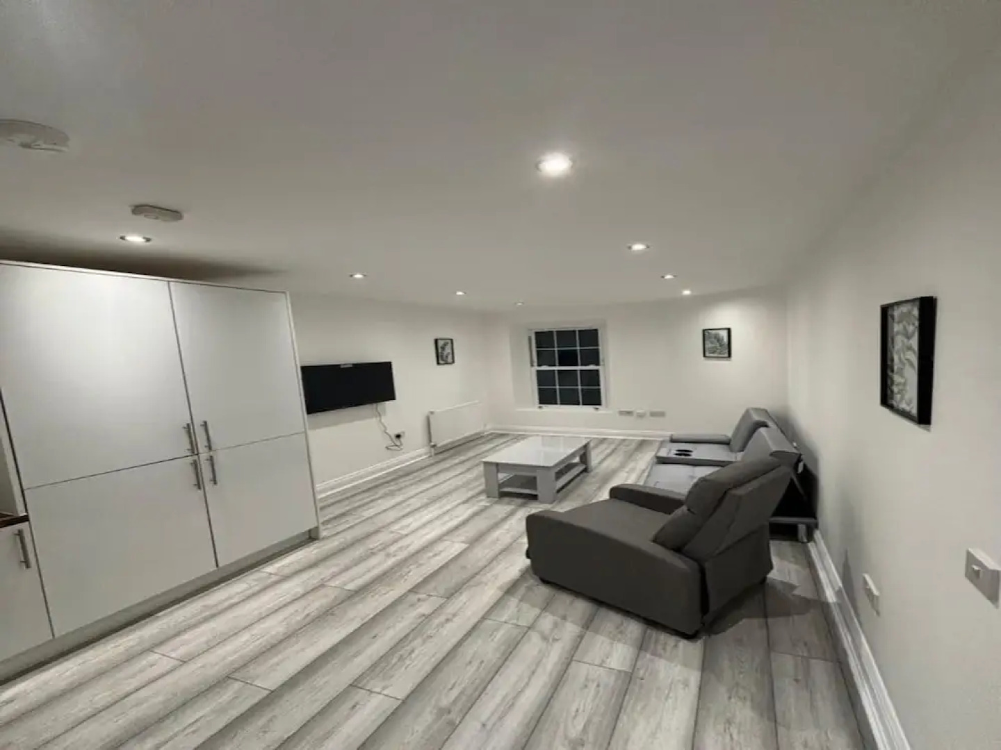 Inviting 1-bed Apartment in Walton on the Naze