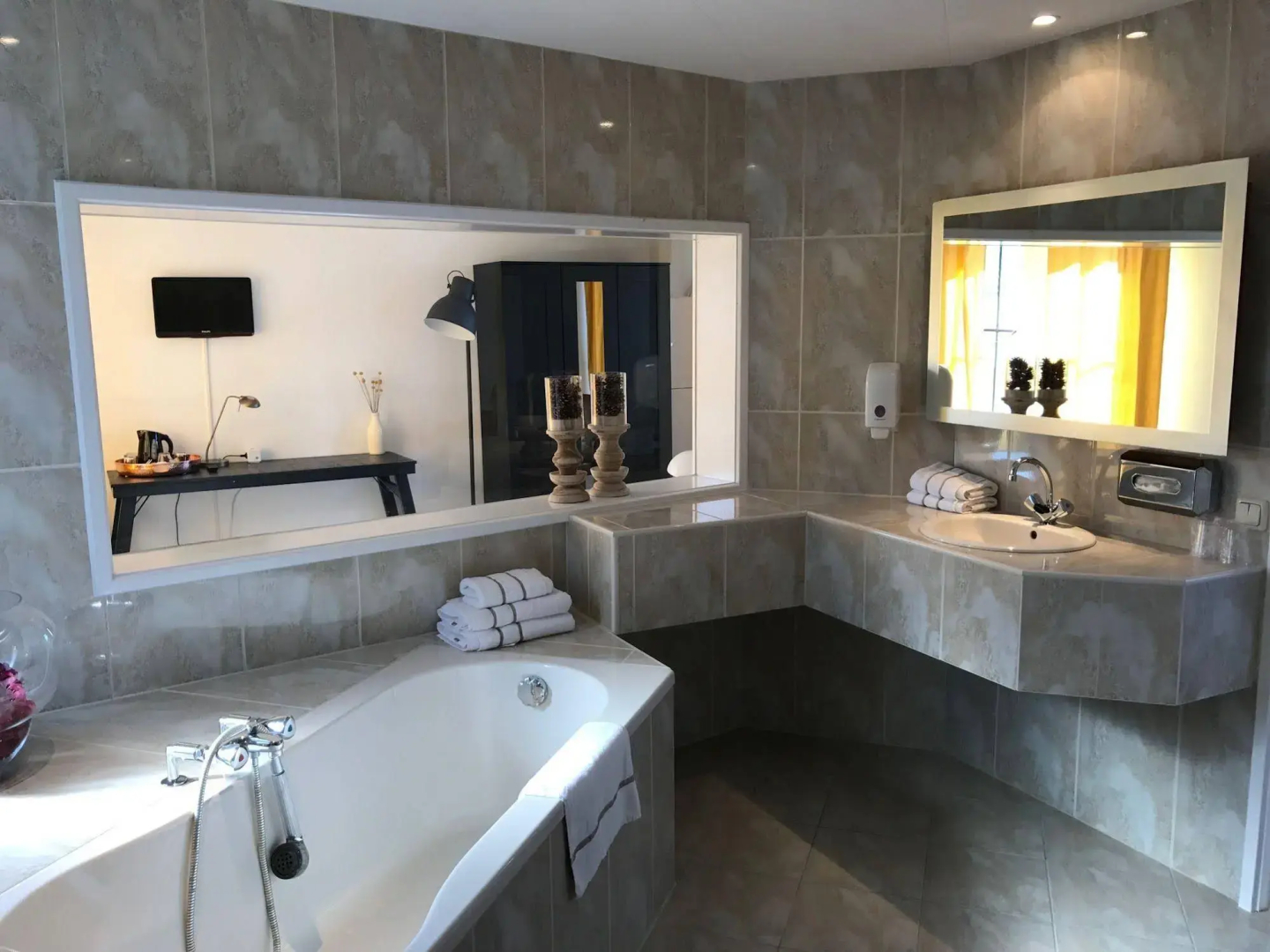 Hotel et le Café de Paris