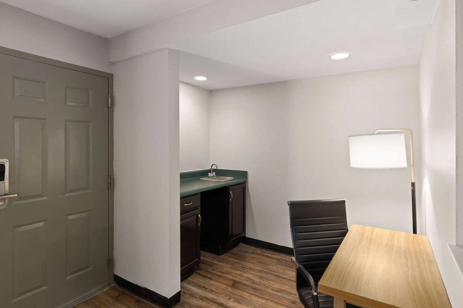 Days Inn by Wyndham Clarksville North