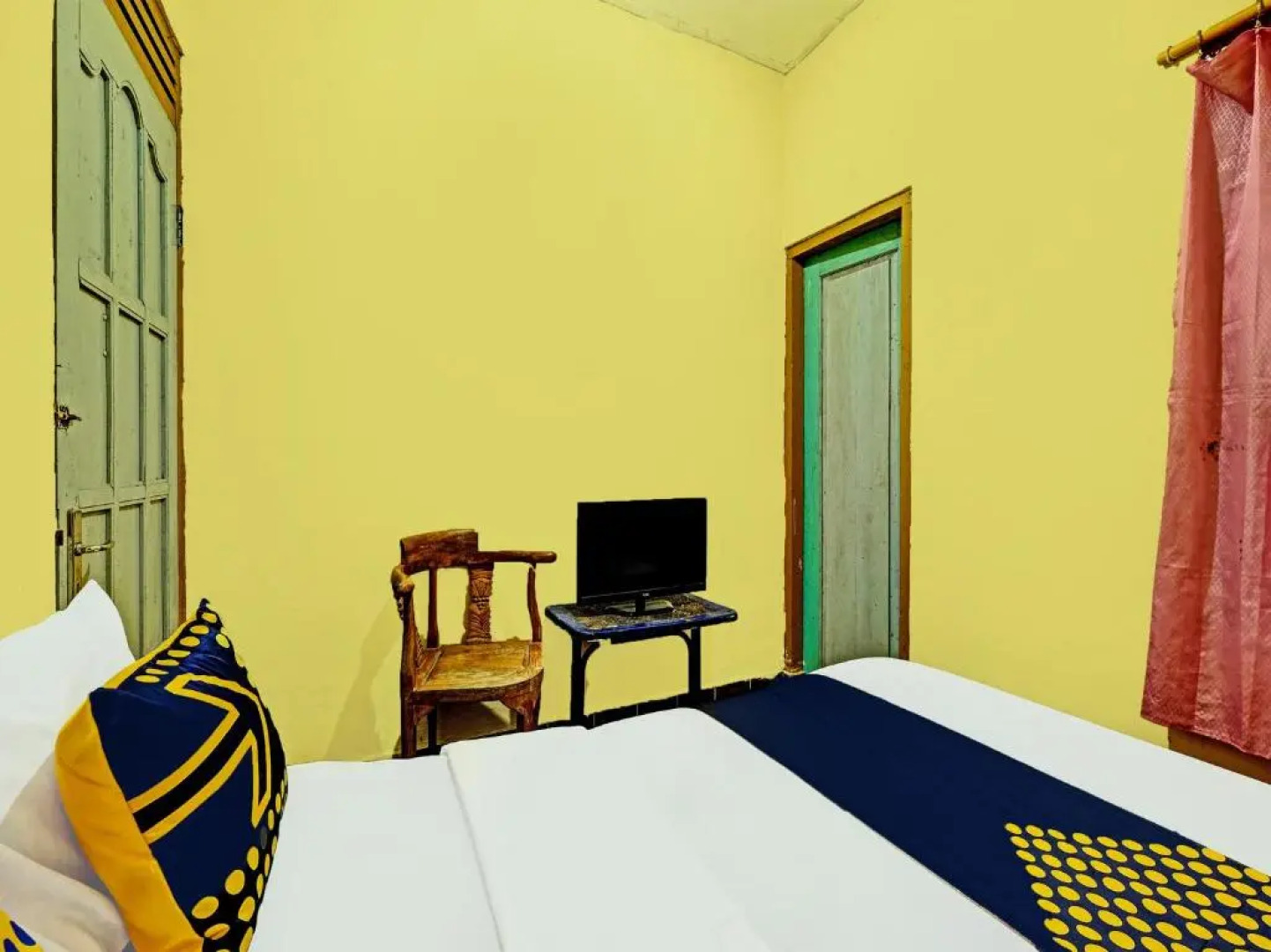 SPOT ON 92414 Hotel Pereng Sari