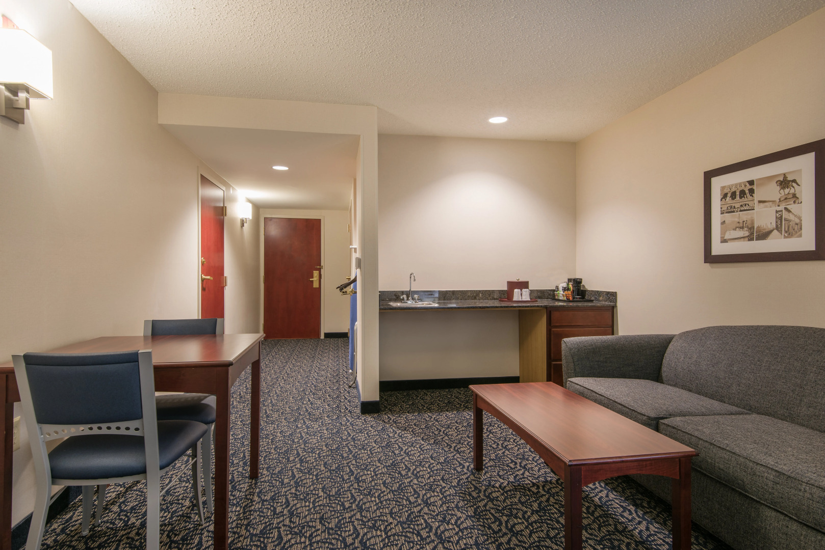 Holiday Inn Express & Suites Philadelphia - Mt. Laurel by IHG