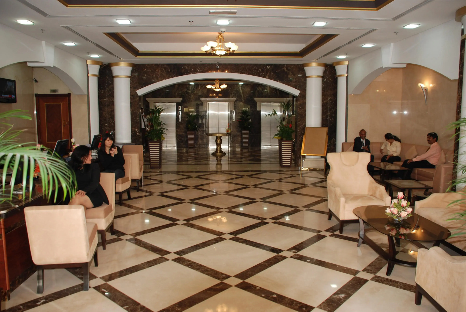 Отель Wescott Plaza Hotel Apartment