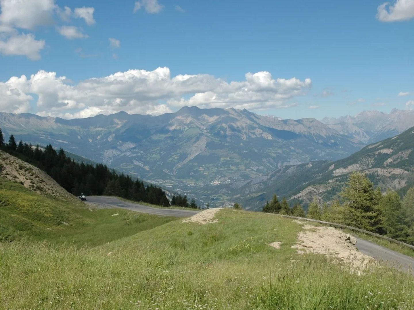Villa in Park With Communal Swimming Pool, in the Provençal Mountains