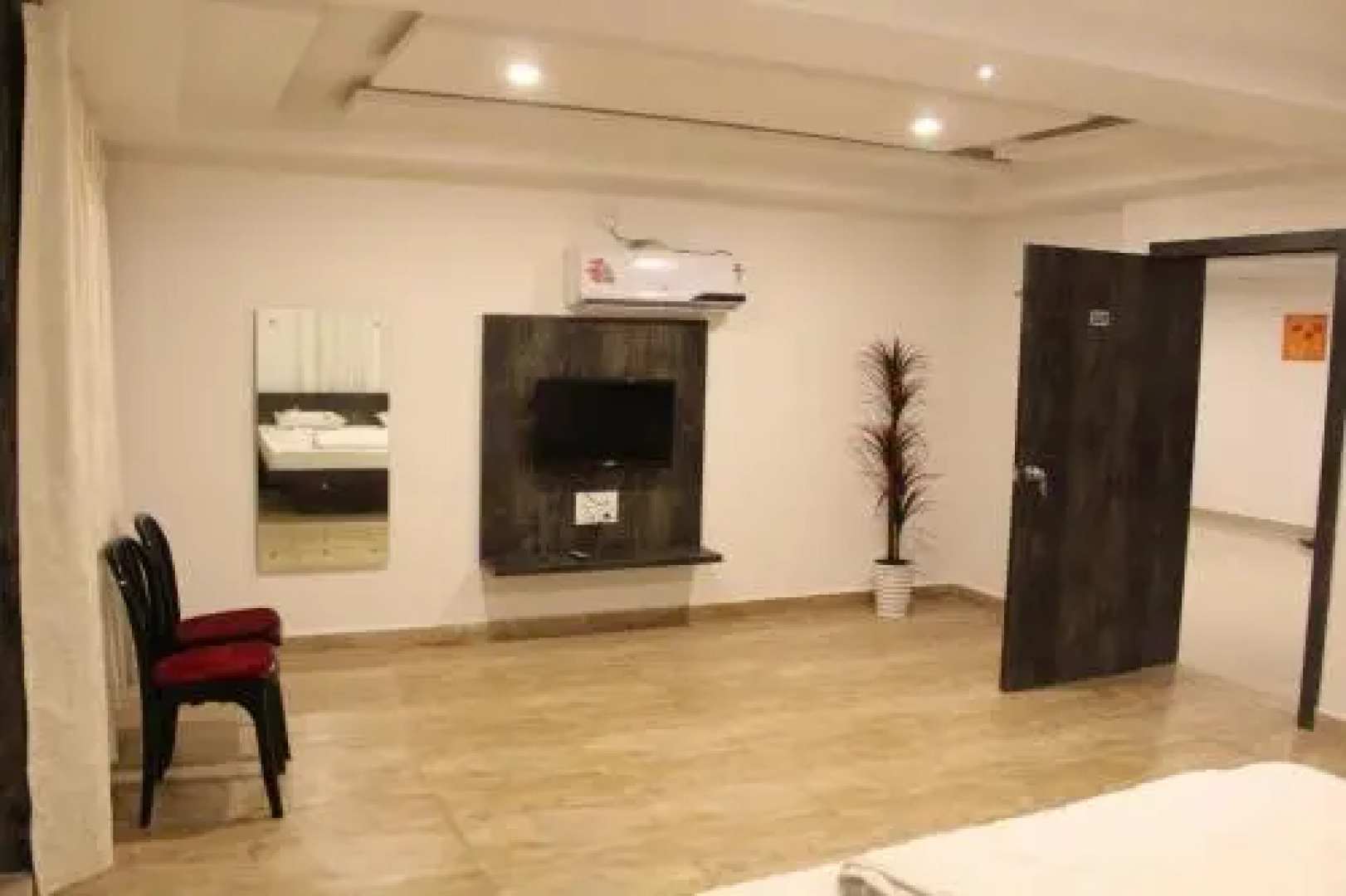 Hotel The Grand Bansari