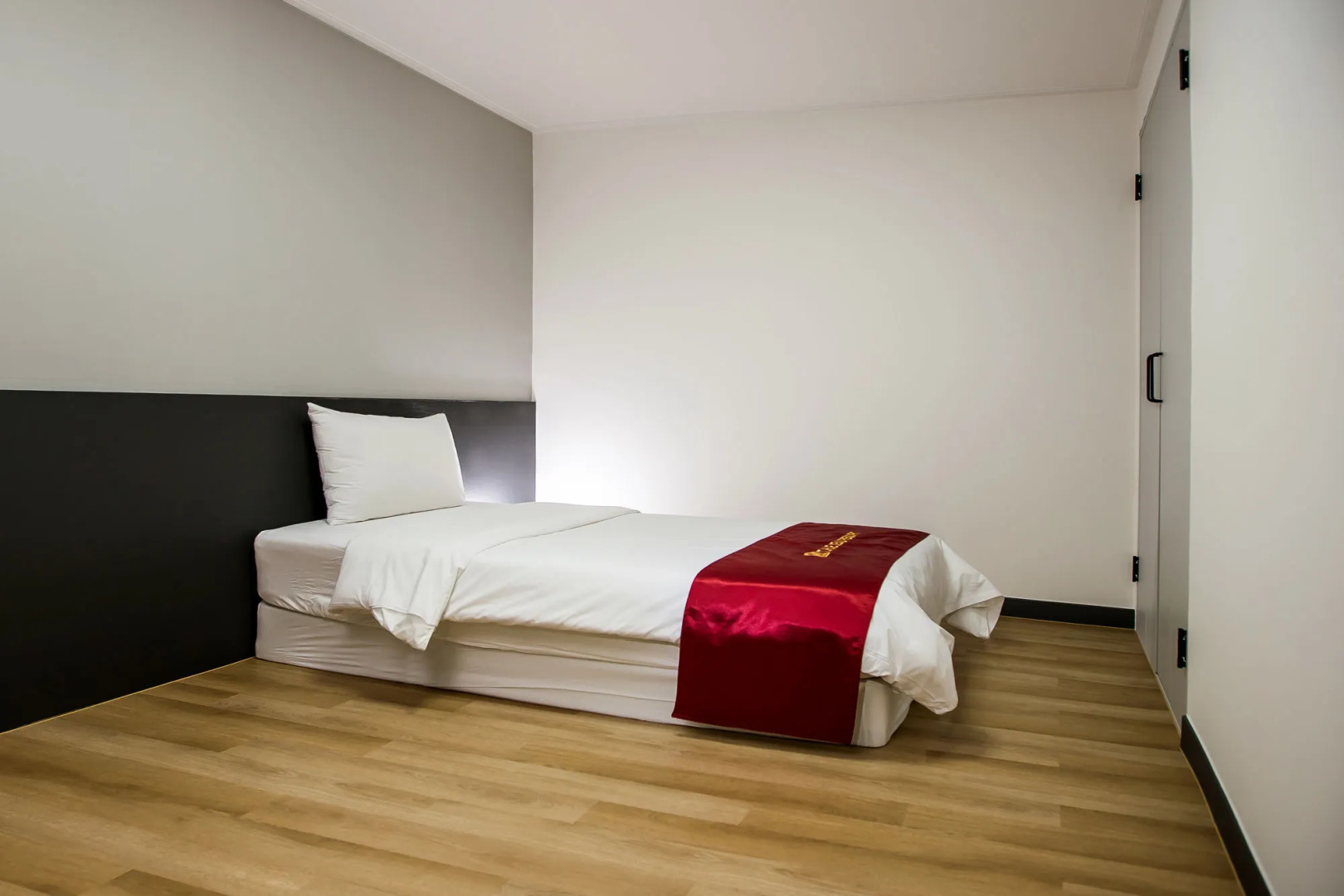 Whinstone Hotel and Resort