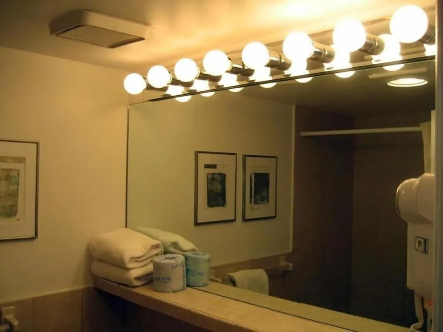 The Diplomat Beach Club Suites