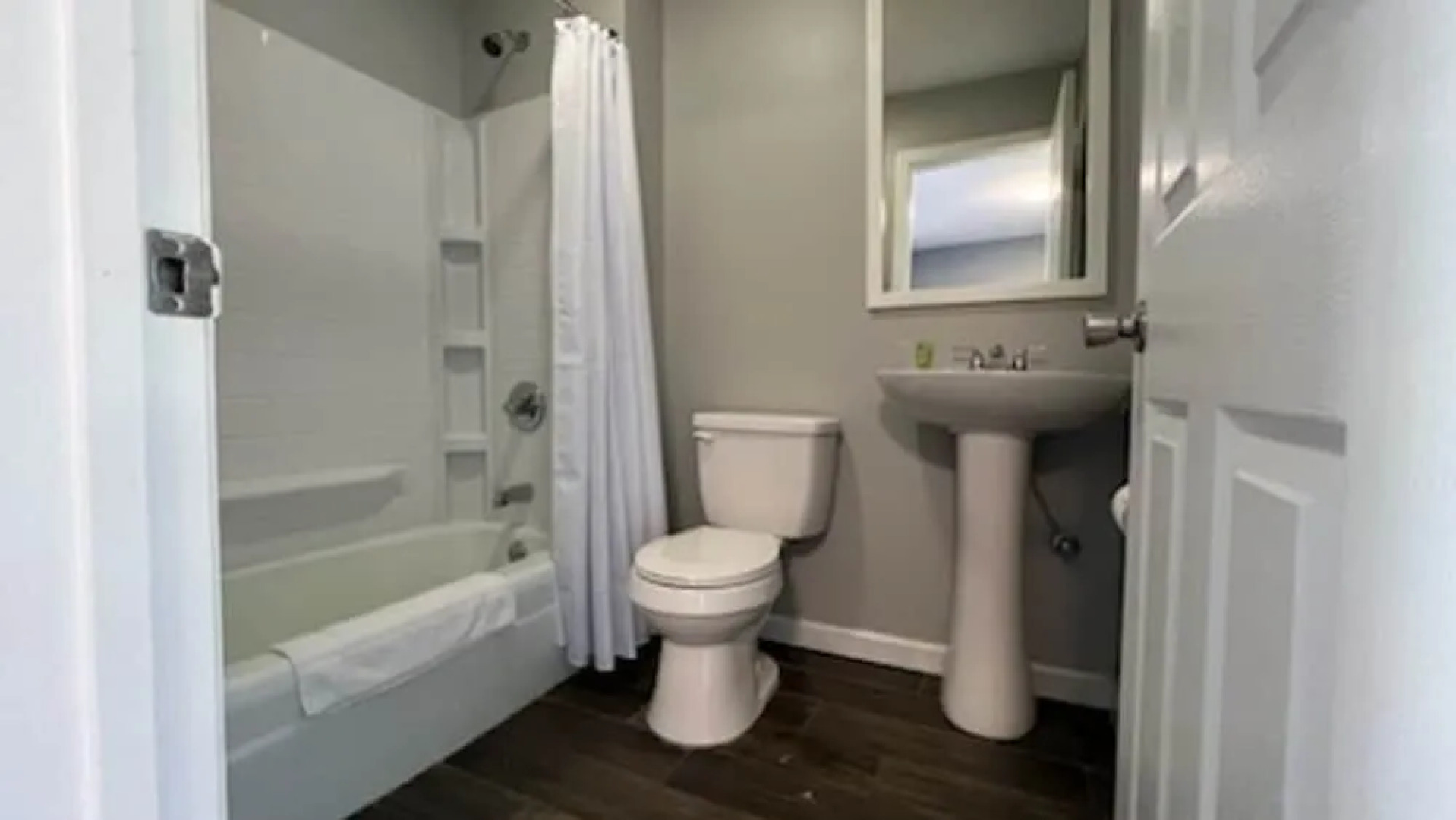 Sunset Dunes Inn & Suites