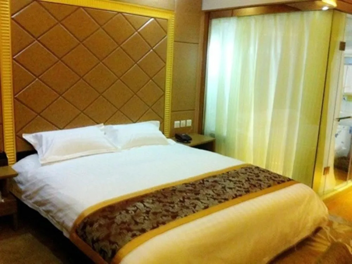 Yingcai Holiday Hotel