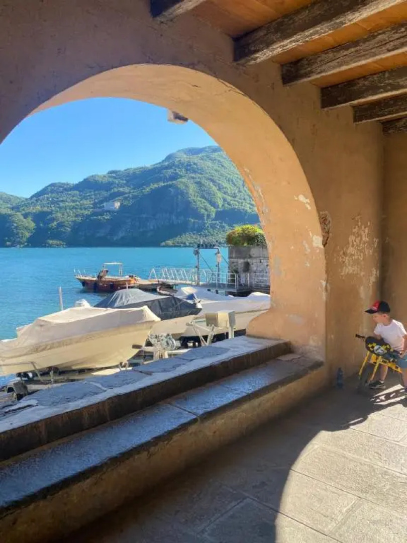 Alexa House front Lake