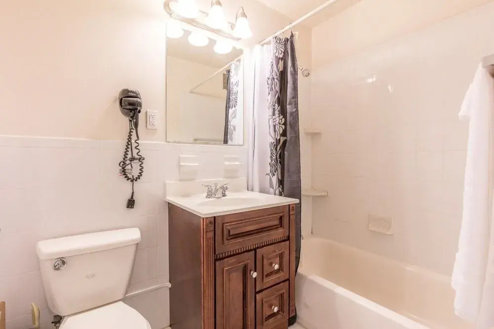 Global Luxury Suites at Longwood
