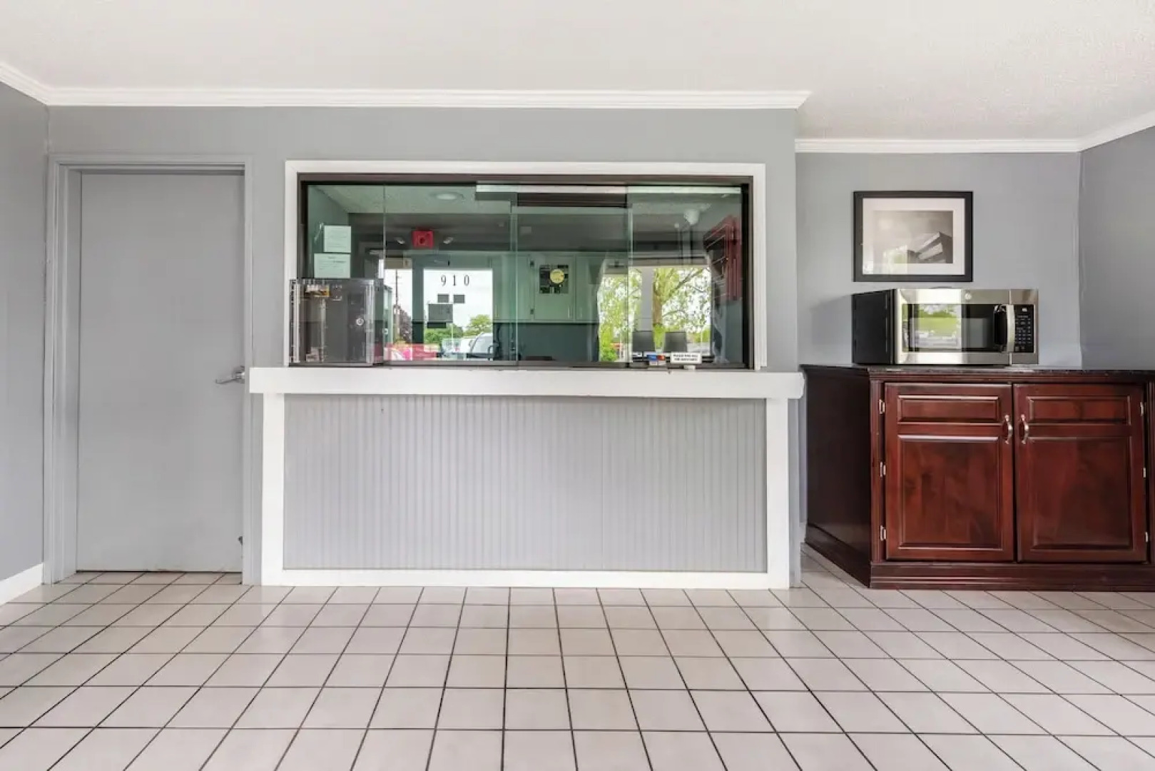 Super Inn by OYO Lansing MI