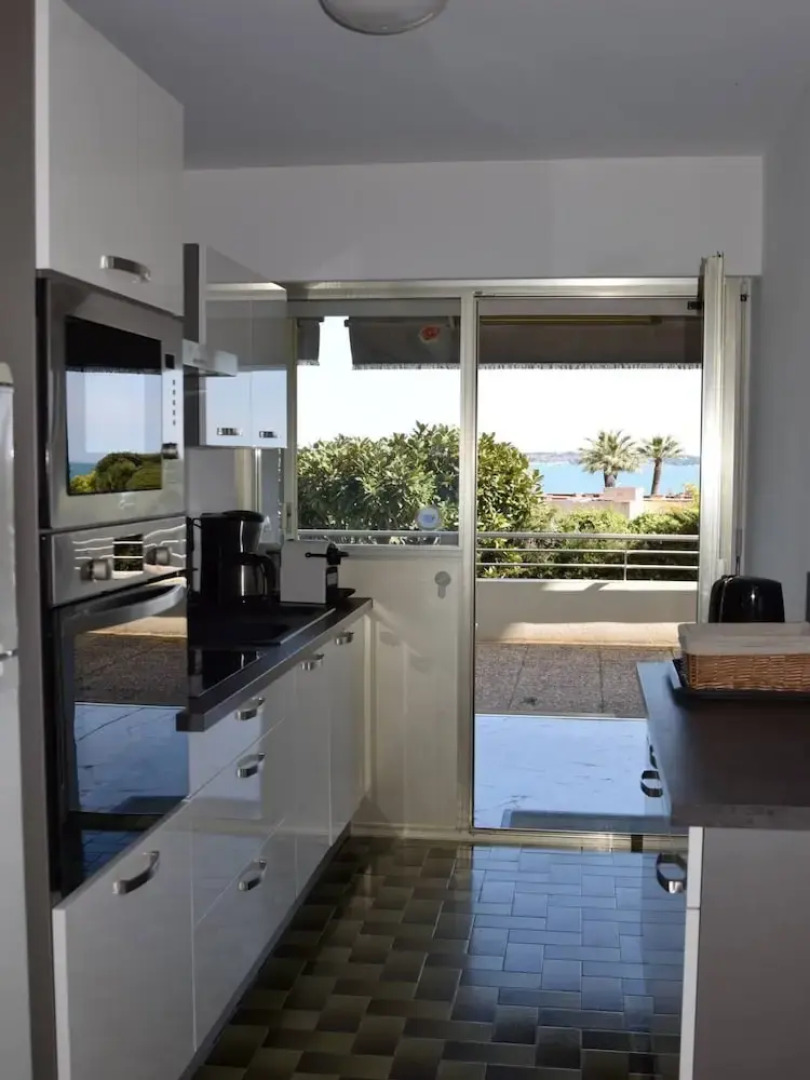 Sea View in Golfe-juan Near Cannes Beach