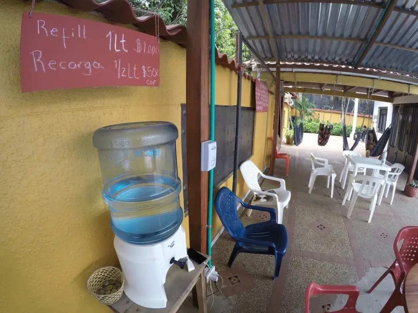 Leticias Guest House - Hostel